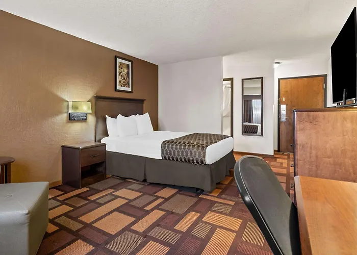 Western Tower West 3*