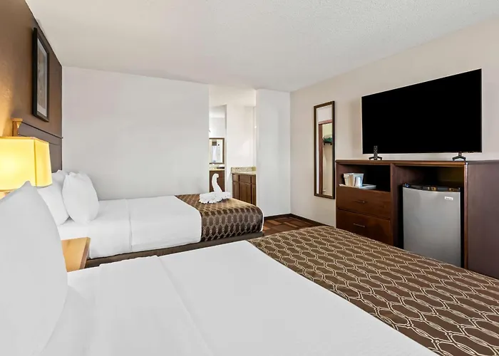 Western Tower West 3*